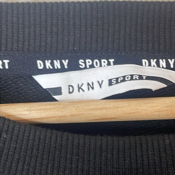 NWT DKNY Sport Womens Black Crewneck Logo Sleeve Sweater Top SIZE 2X PLUS - Picture 7 of 9